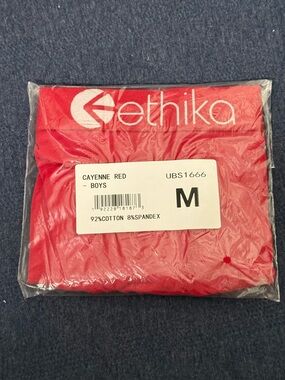 ETHIKA BOYS STAPLE NWT SIZE MEDIUM CAYENNE RED